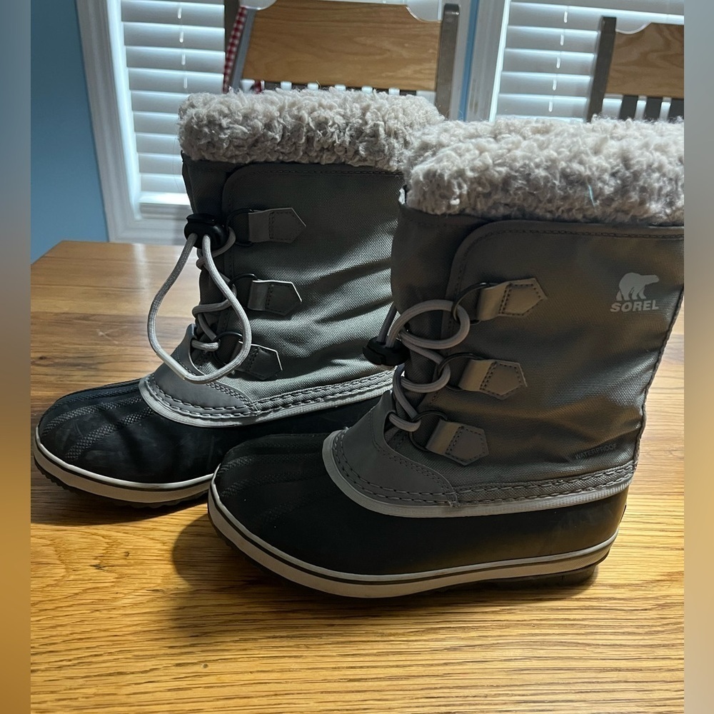 Sorel Kids' Black and Gray Winter Boots Size 3